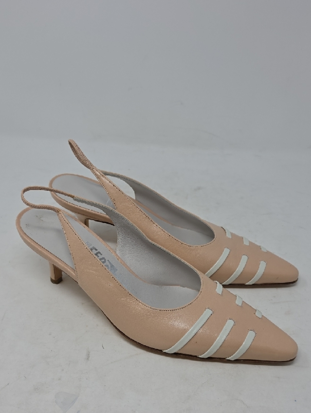 Salvatore Ferragamo Beige Slingback Pointed Kitten Heels Women Size 6 - Picture 3 of 8